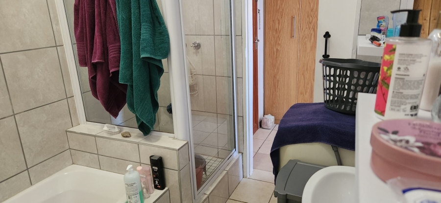 2 Bedroom Property for Sale in Kleinmond Western Cape